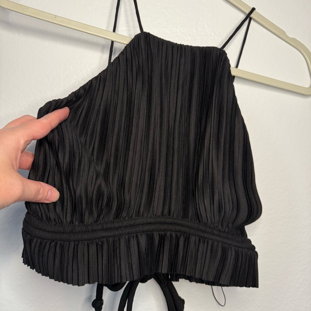 Significant Other Australia Black Pleated Cropped Tie Back Top Size 4 High Neck
